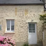 בית נופש Maisonnette De Charme 42m2, Centre Village